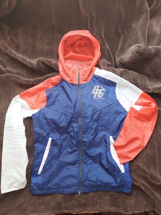 вітровка ультралегка фірми Nike Blue Ribbon Sports оригінал 

Стан кла