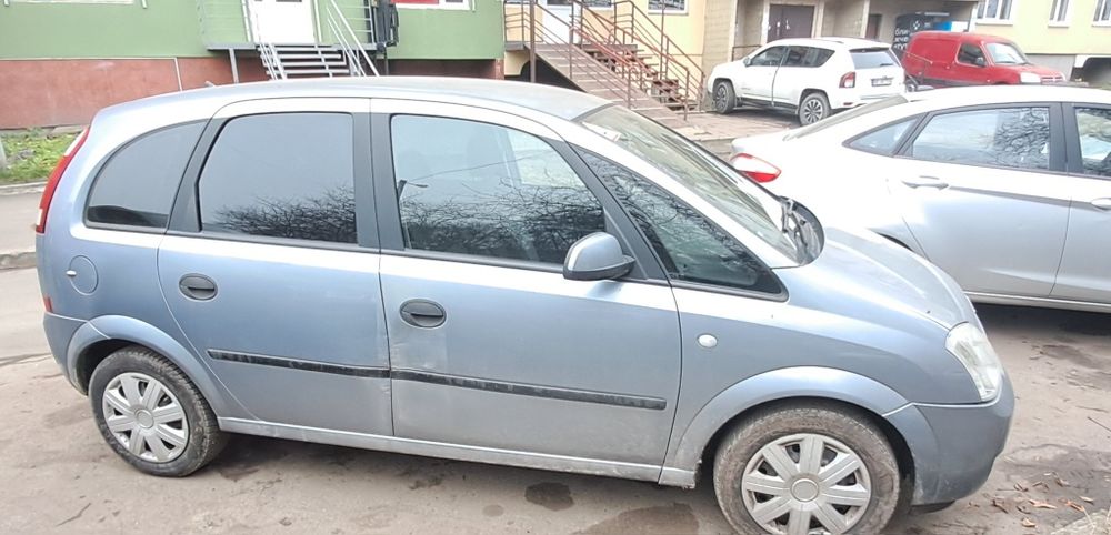 Автомобіль Opel Meriiva