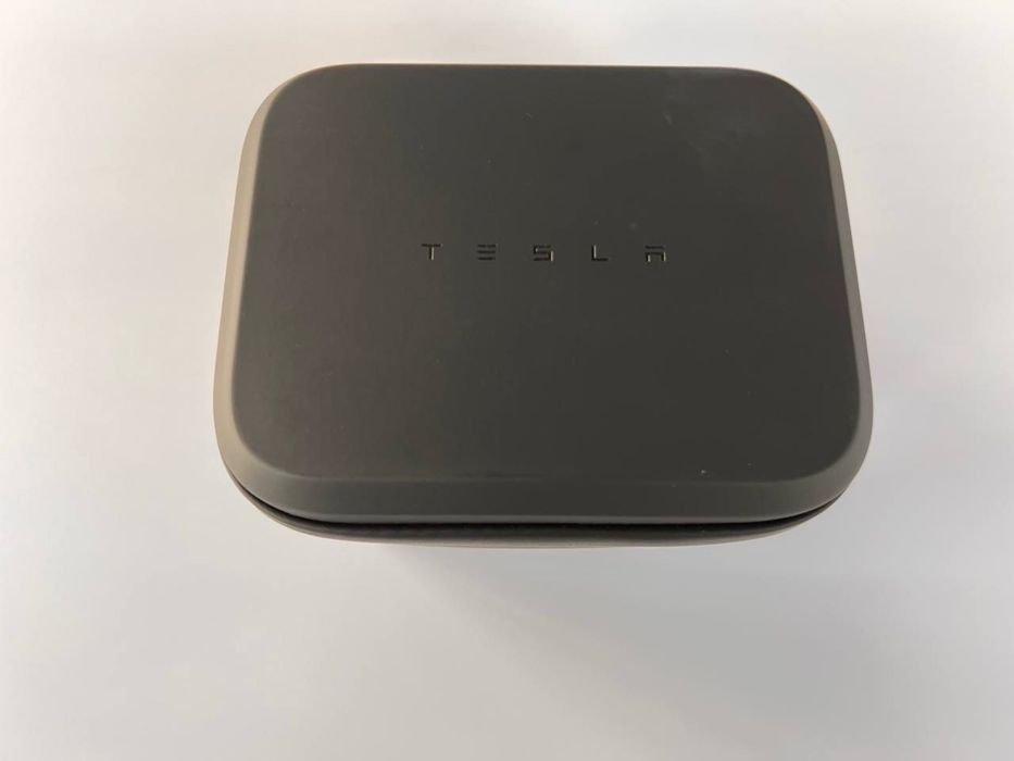 ОРИГІНАЛЬНИЙ компресор Tesla Air Compressor + Tire Repair Kit 3.0 New