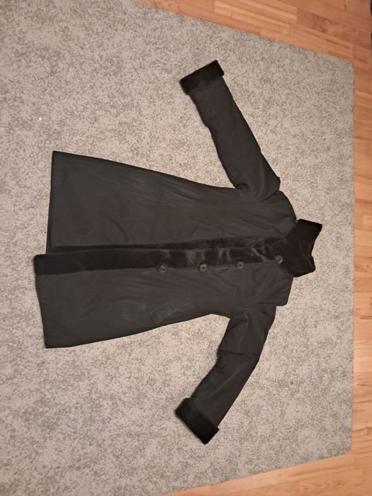 Płaszcz damski  gallery czarny futro 36