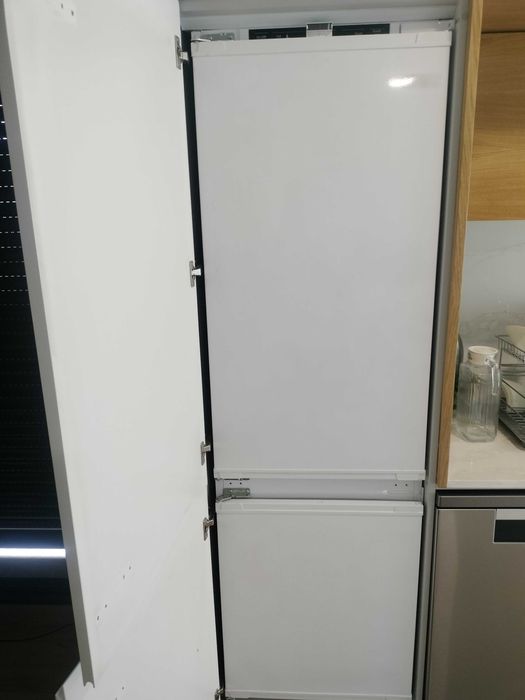 Frigorífico de encastre