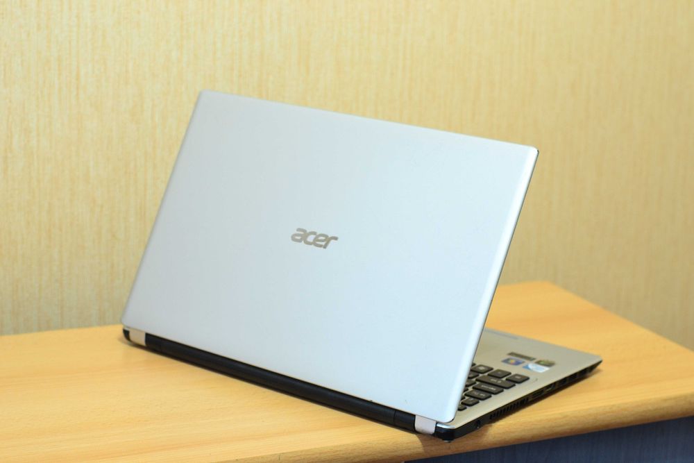 Сучасний Acer Aspire V13 Intel Core i5-6200U RAM8Gb SSD Батарея 8годин