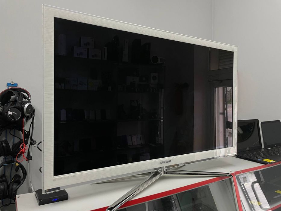 Телевізор Samsung UE46C6715 Без смарту