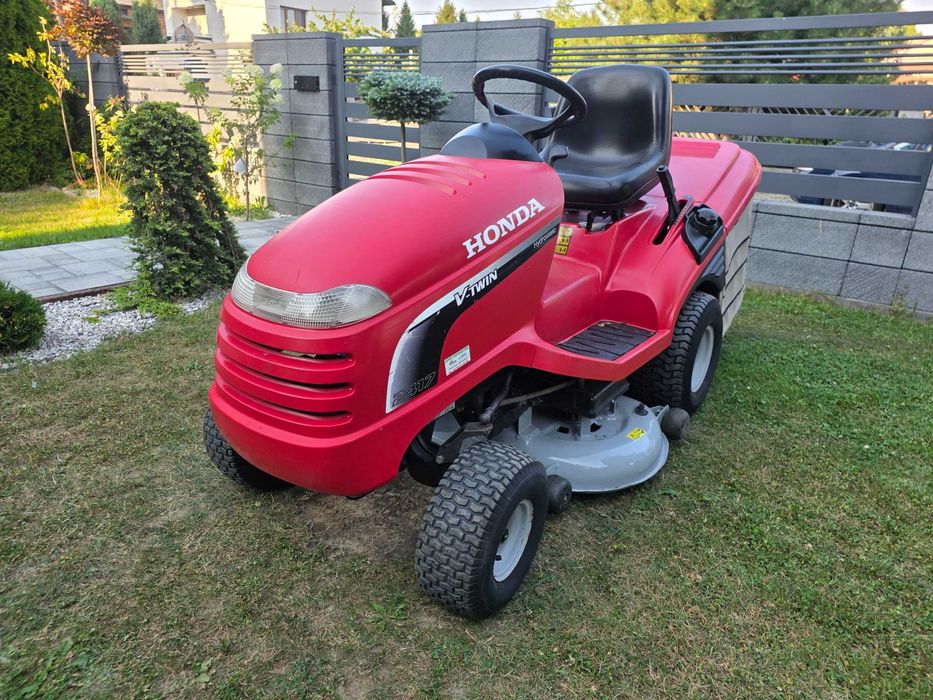 Traktorek kosiarka Honda 2417 kosz hydro