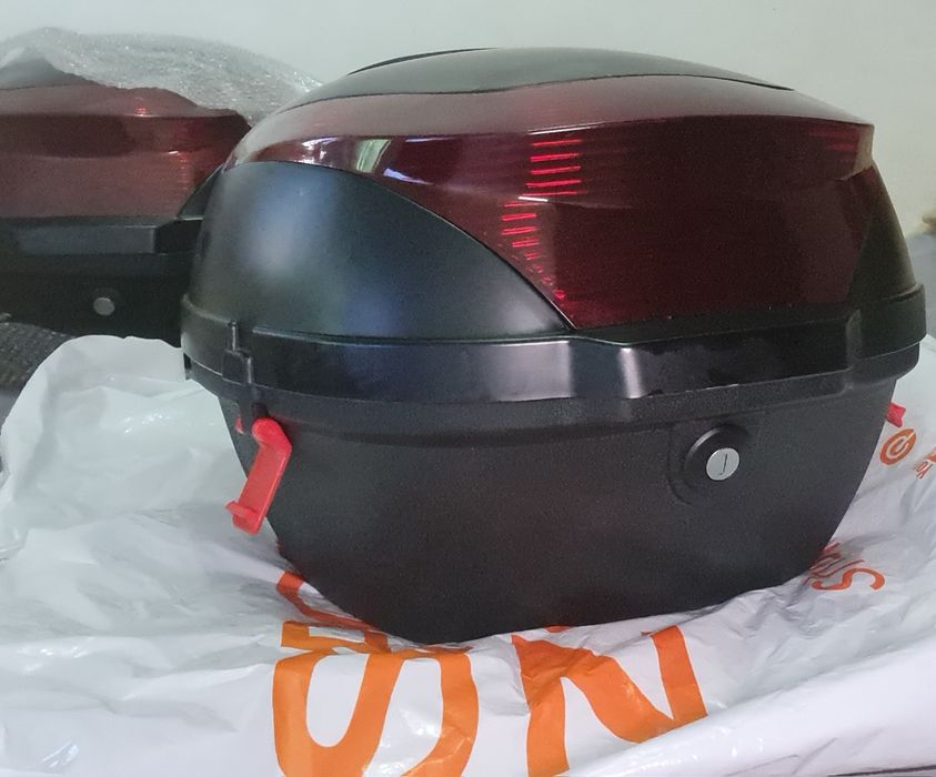 Top case universal, nova!  ( baú para Motas )