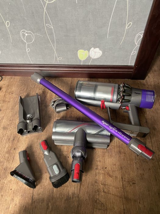 Аккумуляторный пылесос Dyson V10 Absolute