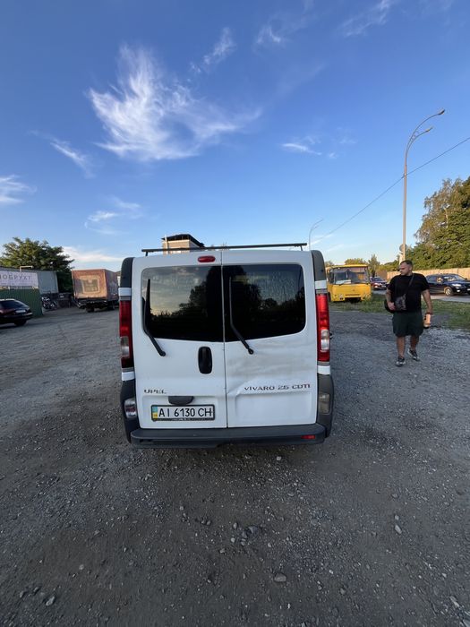 Opel Vivaro robot