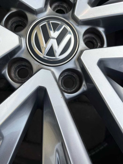 Oryginalne alufelgi Vw 5x112 18 cali Bicolor T-Roc Passat Ateca