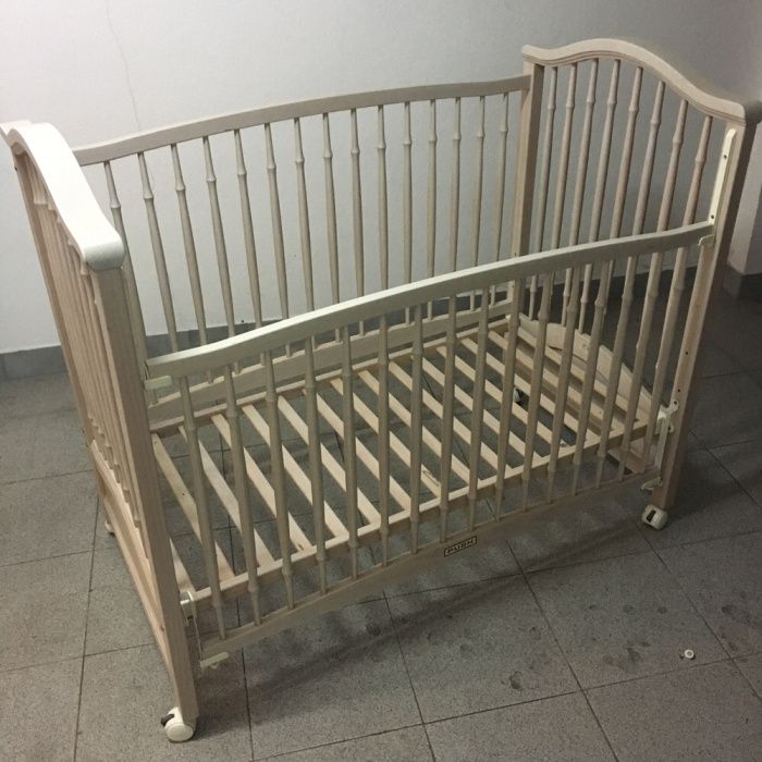 Cama de bebé em Madeira