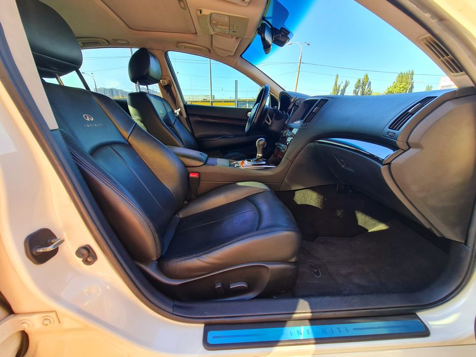 Infiniti G37x Офіційний автомобіль Власник Топ сьогодні!  
 Офіційний