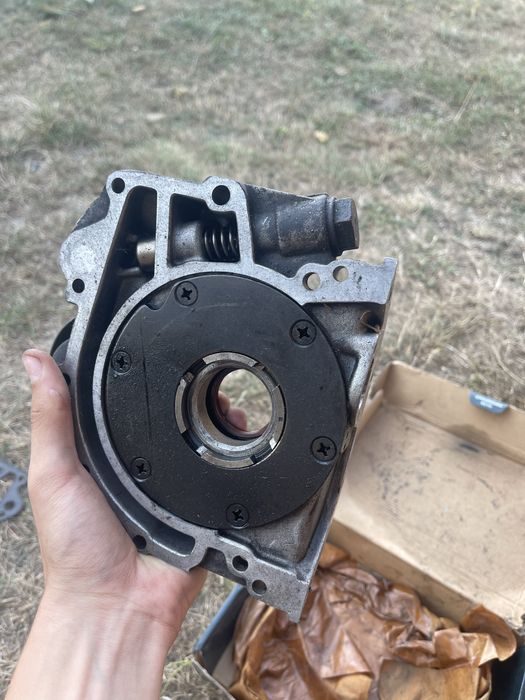 Продам масяний насос до LT55
