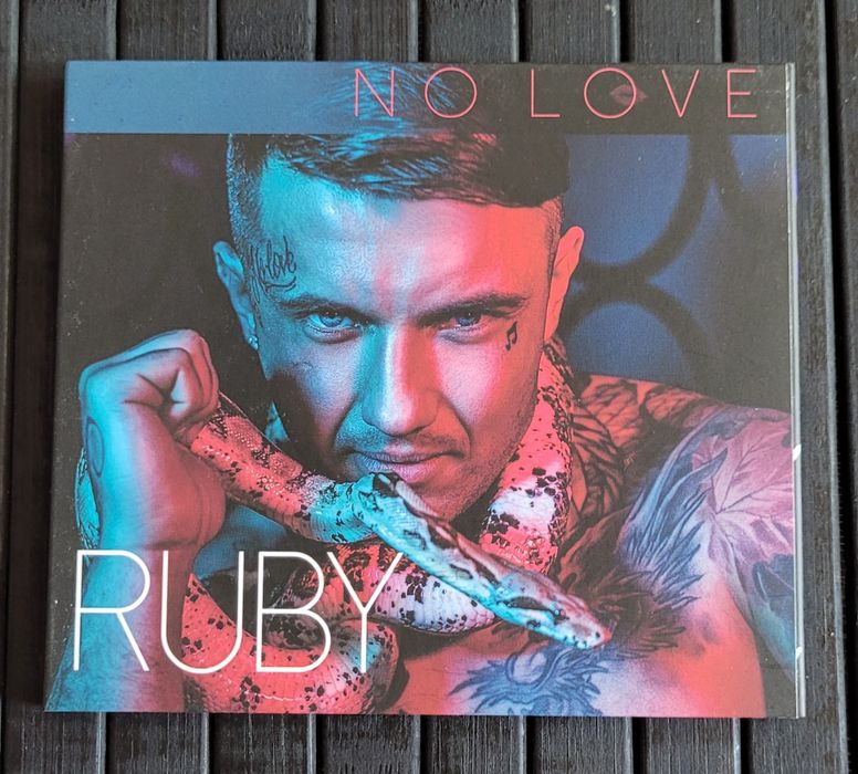 Ruby No Love z Autografem Używana