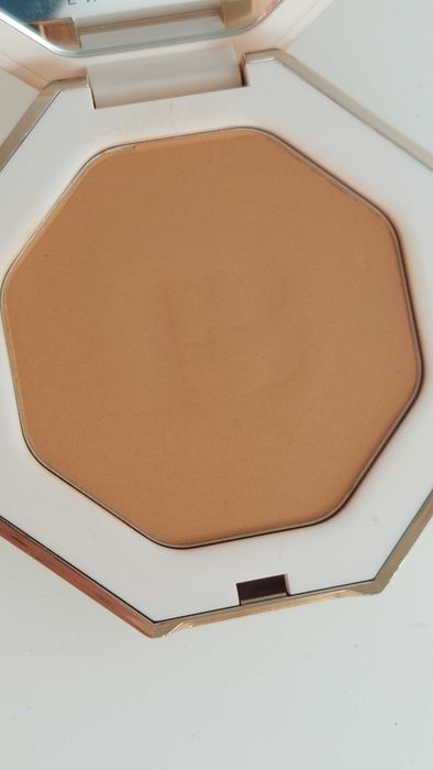 Bronzer Fenty Beauty Shady Biz 02