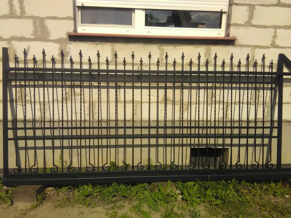 Brama wjazdowa solidna