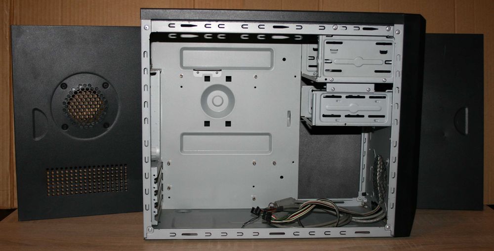 Obudowa komputerowa Modecom Debut, czarna, używana, oczyszczona