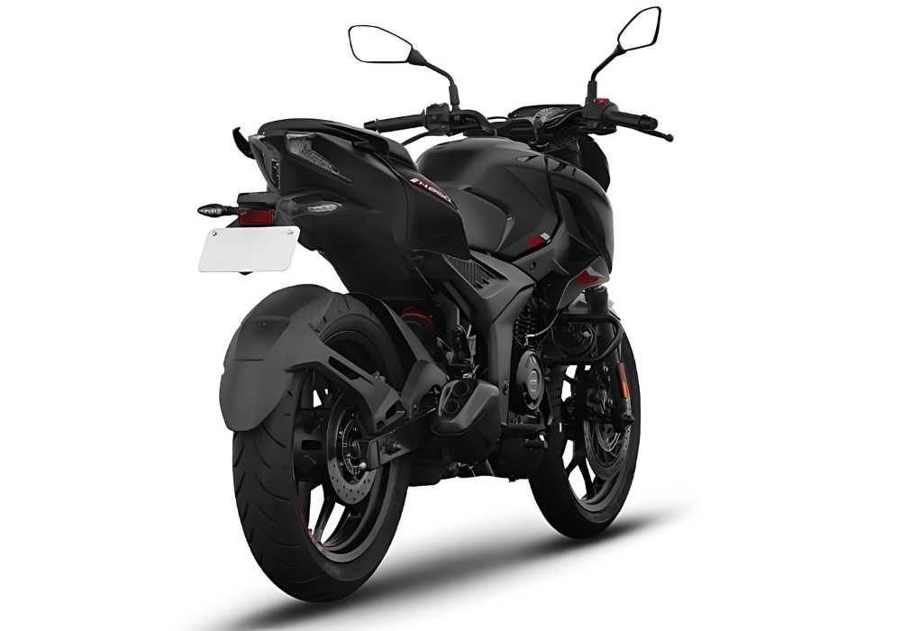 Новий мотоцикл Bajaj Pulsar N250, мотосалон Артмото Полтава