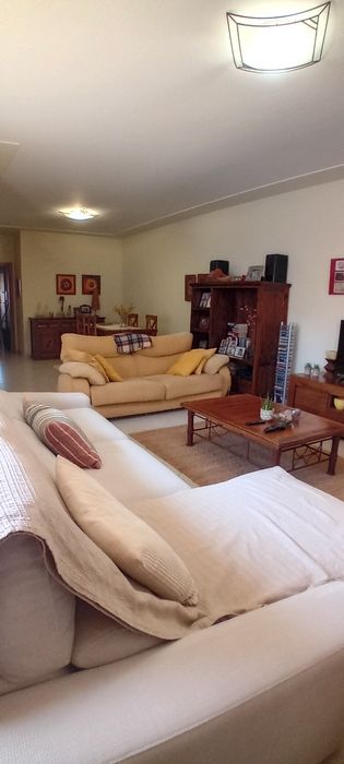 Apartamento T4 com garagem e sótão