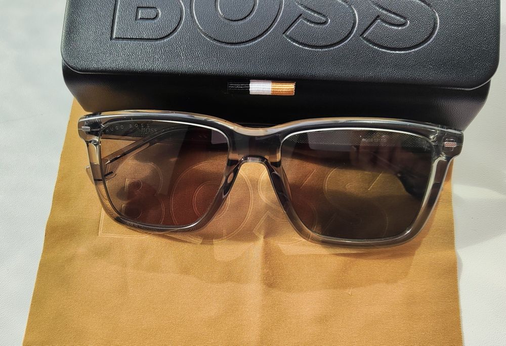 Сонцезахисні окуляри  HUGO BOSS