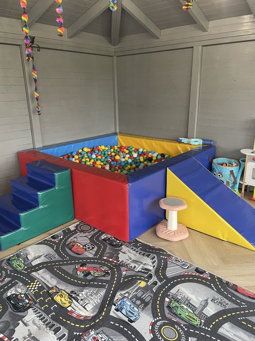 Domki z basenem , sauna , sala zabaw , rowery, parking  nad morzem Chłapowska przystań