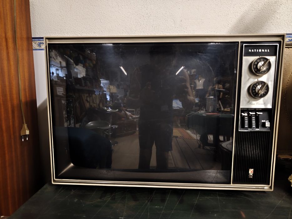 Televisão National Vintage