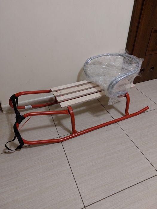 Nowe sanki metalowe dla dzieci, czerwone, z oparciem