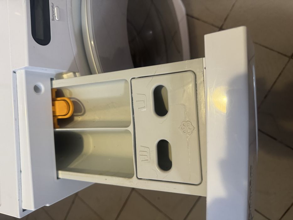 Пральна машинка Miele