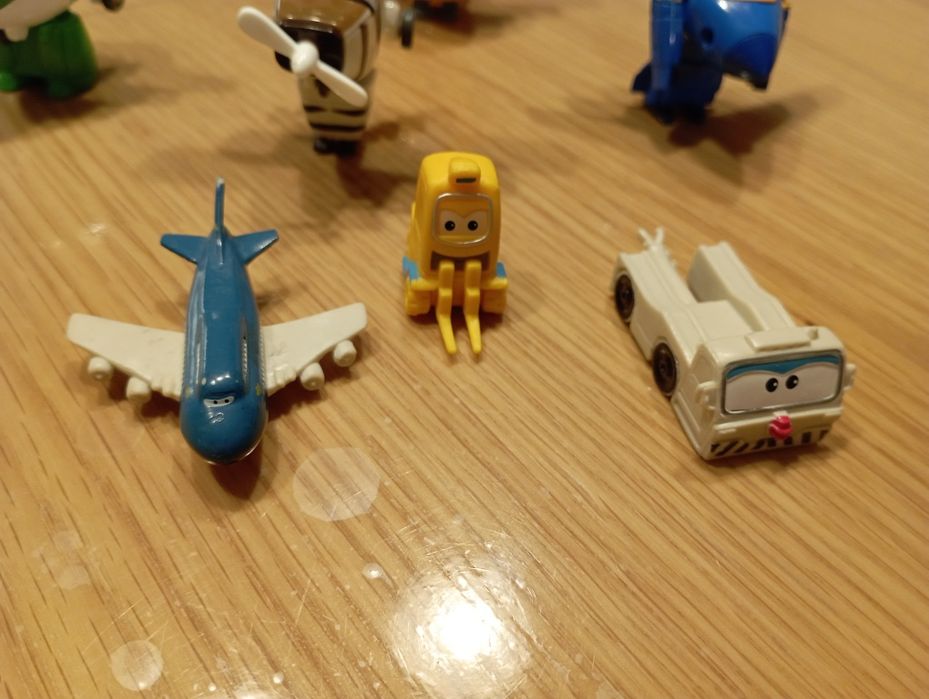 Figurki samoloty Super Wings
