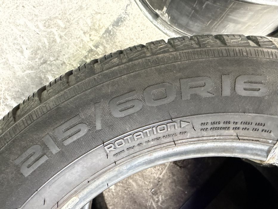 Шины 215/60 R16 Nokian WR б/у пара зима 5мм ар. 205212 U9