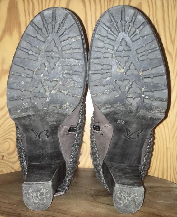 Botki zimowe, damskie, niemieckiej firmy Caprice, rozm. 38,5