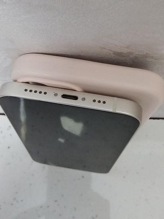 IPhone 13 128gb тріщина на склі ,екран працює добре