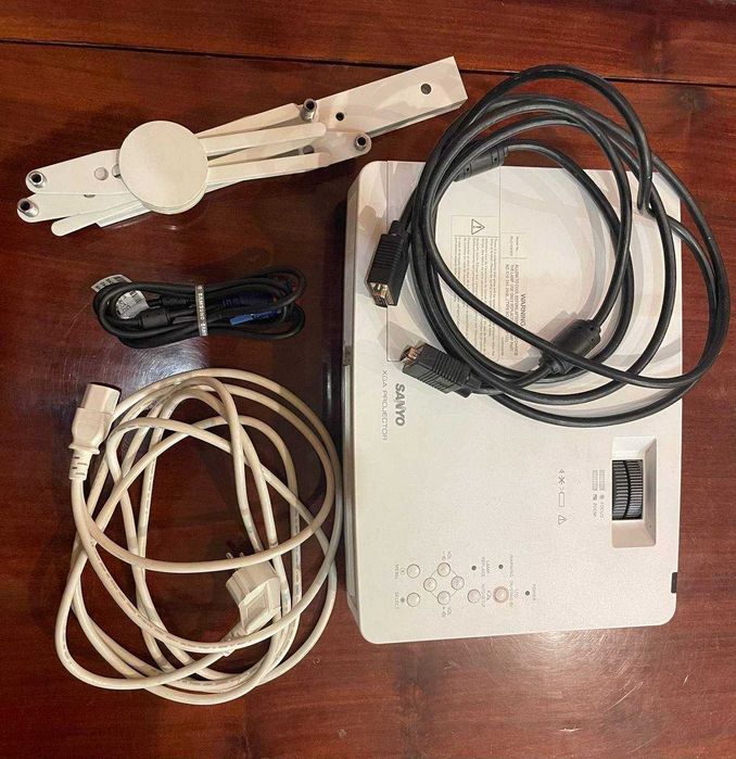 Видеопроектор PLC-XW200
