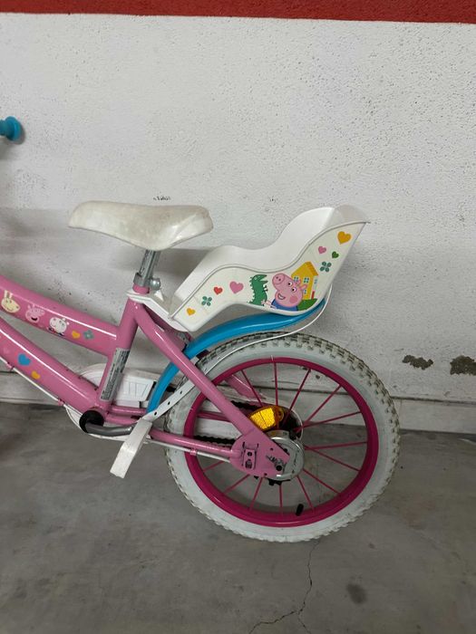 Bicicleta Peppa Pig 14” com rodinhas + cadeirinha (4–6 anos)