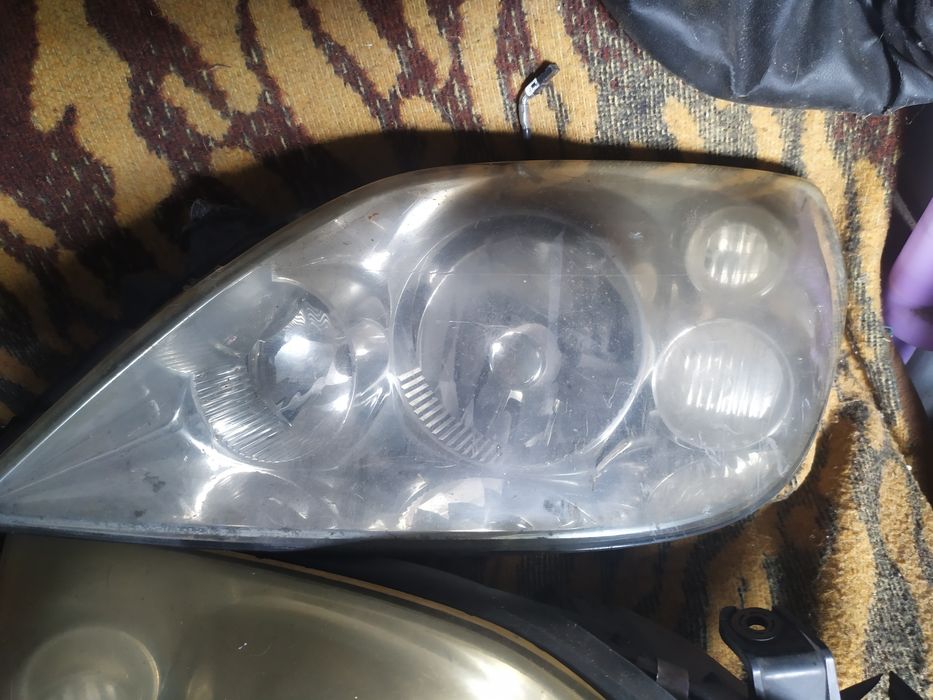 Dwie lampy do nissana przód