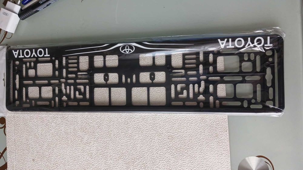 Рамка номерного знаку  TOYOTA (Тойота)