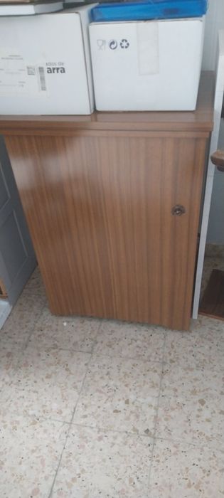 Máquina de costura eléctrica SINGER.