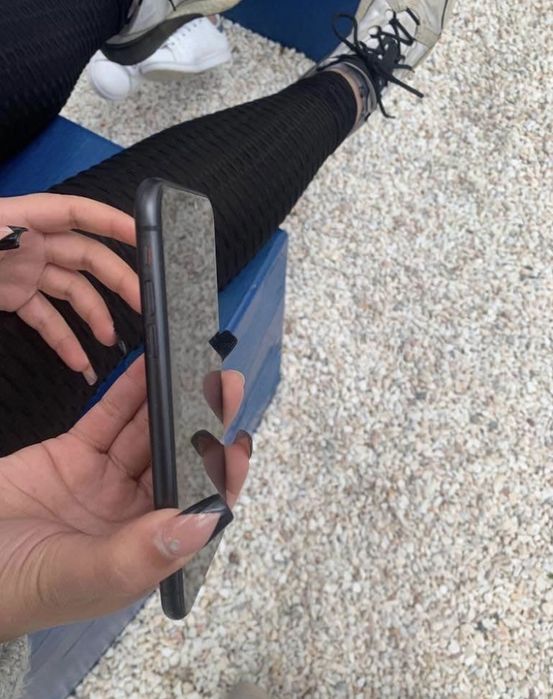 Iphone 11 usado com 128 GB e com 83 % de estado de bateria