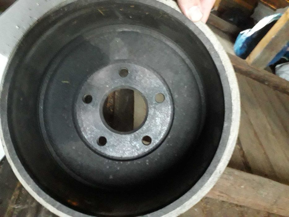 Продам задні барабанні тормоза на дві сторони