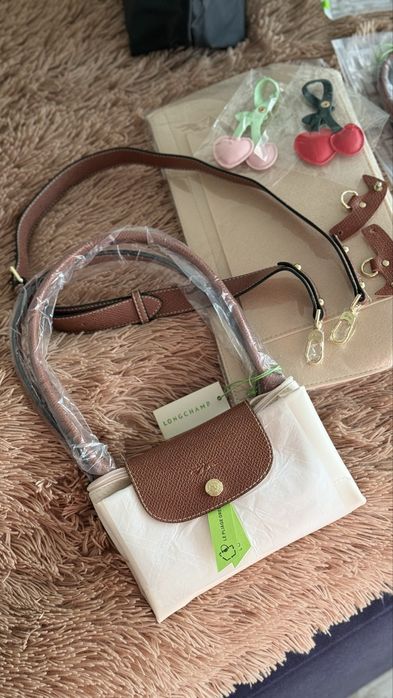 Longchamp M shopping bag в кольорах тренд 2025 року