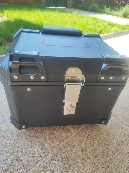 Baú / Top Case Universal Moto 45L (Inclui Base e Chaves)