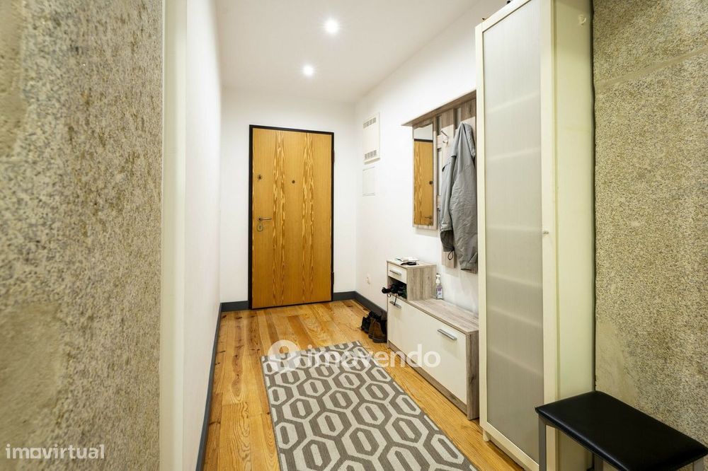 Apartamento T2 totalmente remodelado, no centro do Porto