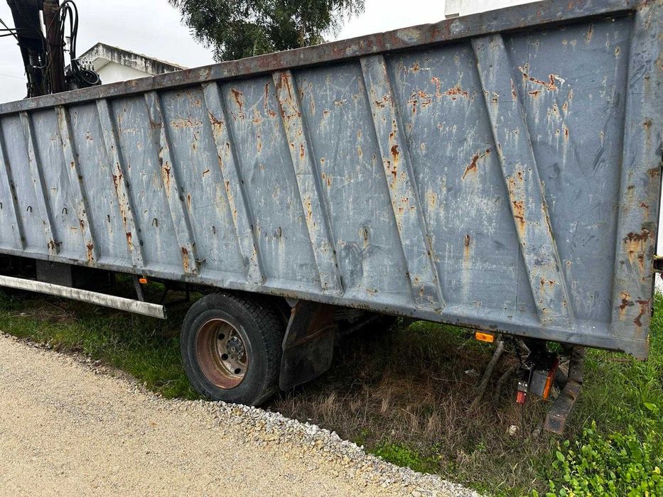 Volvo FL 6 - 14 com grua