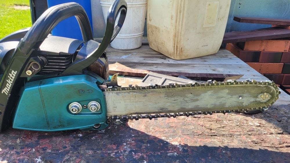 piła spalinowa Makita EA3200S