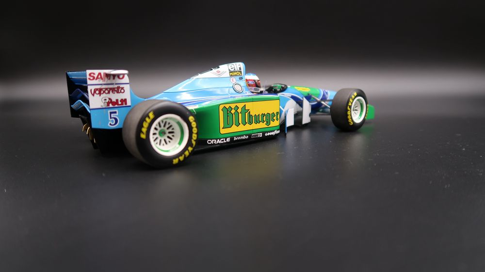 1:18 MinichampsBenetton Ford B194 M.Schumacher Champion 1994