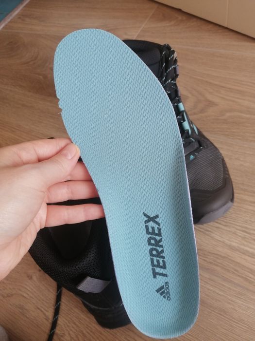 .. Черевики adidas..