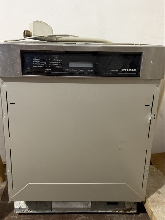 Вбудована посудомийка MIELE 60см