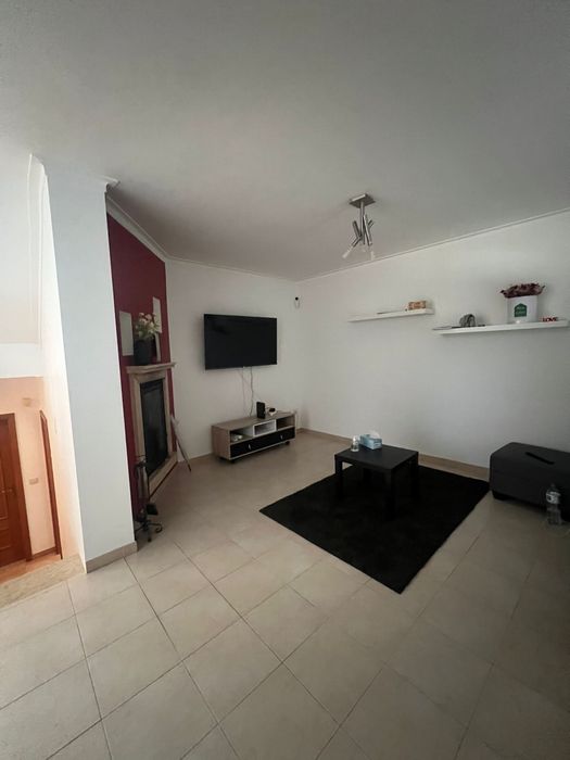 Moradia geminada em Sao Joao dos Montes/ Alhandra