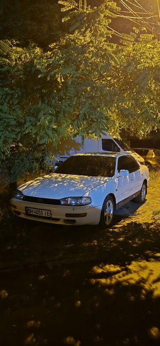 Toyota Camry2.2  10 на газу