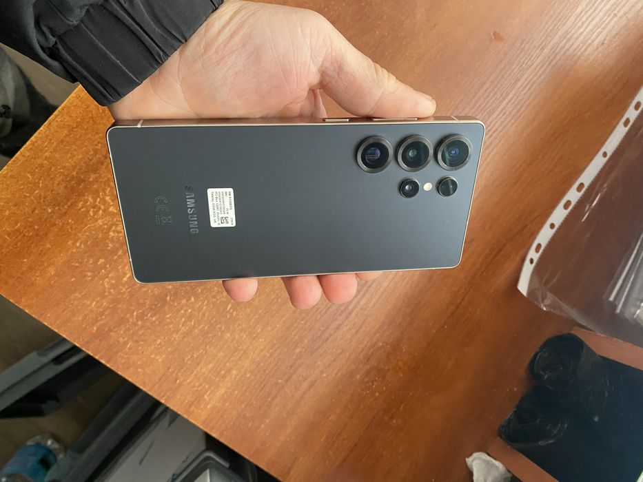 Samsung S25 Ultra. Стан нового.