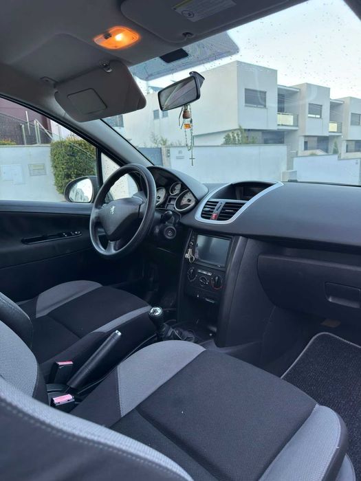 peugeot 207 1.4 comercial