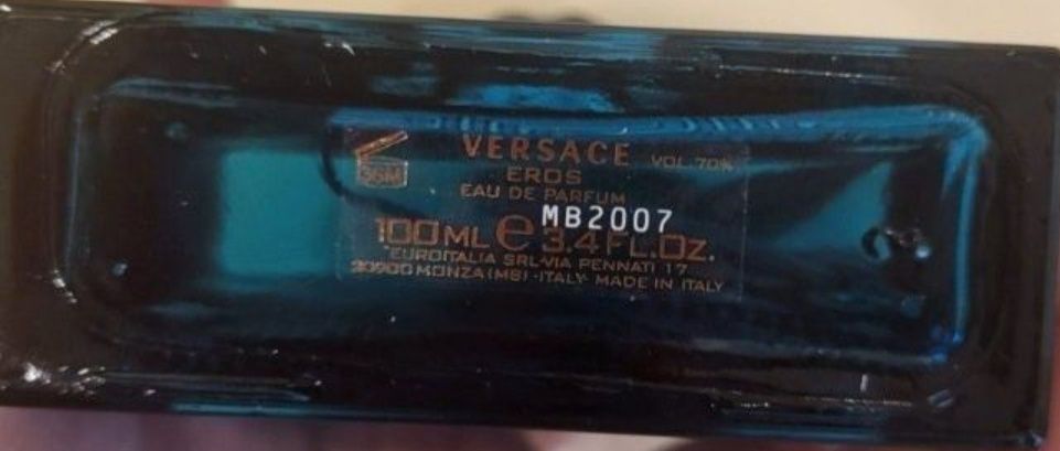 Чоловічий подарунок Versace Eros.